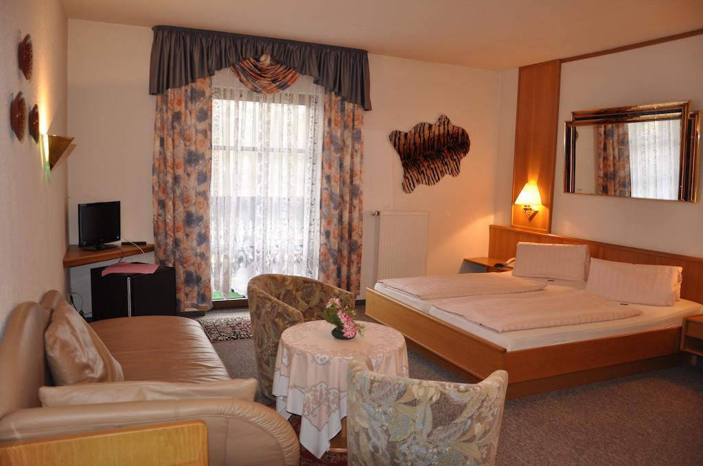 Hotel Fasold Sulzfeld  객실 사진