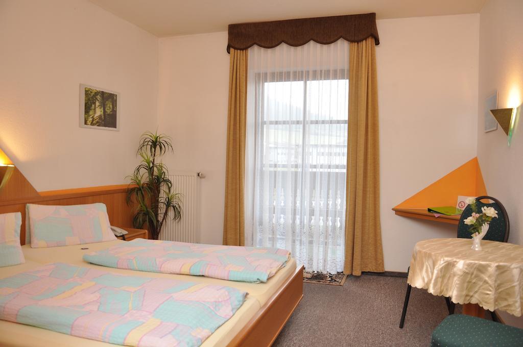 Hotel Fasold Sulzfeld  객실 사진